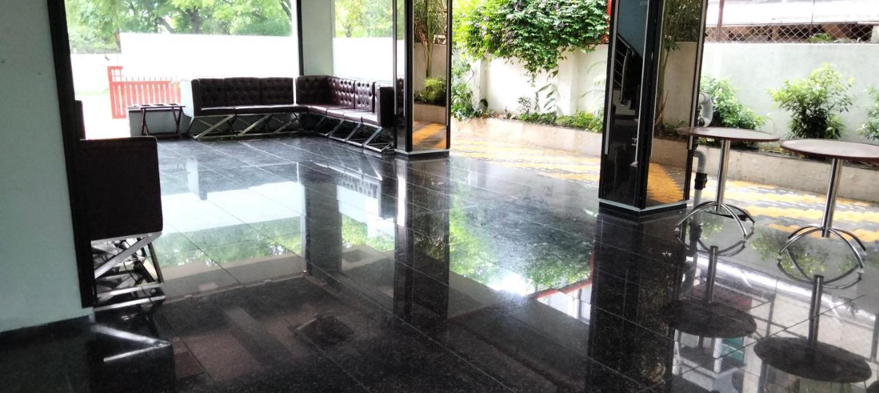 Hotel Airport Kk นาคปุระ ภายนอก รูปภาพ
